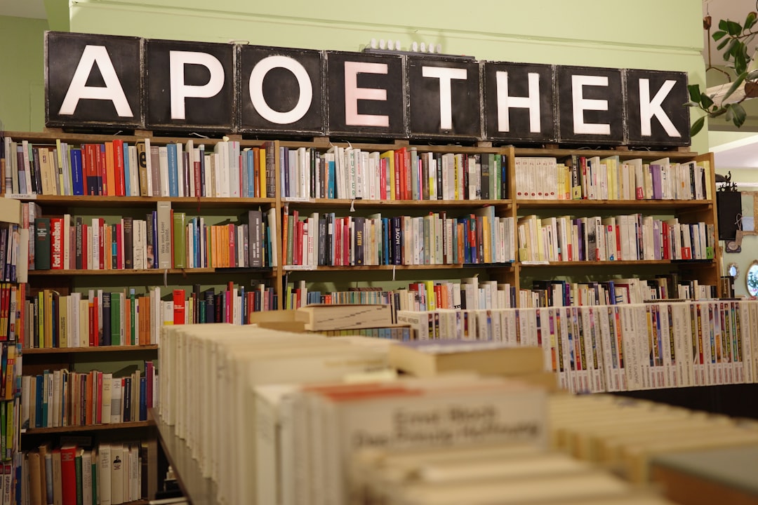 Книга 'Зайчикова хатка'